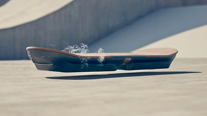 Lexusem vytvořený levitující skateboard
