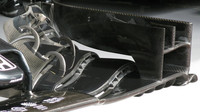 Detail předního křídla vozu McLaren MP4-30 Honda