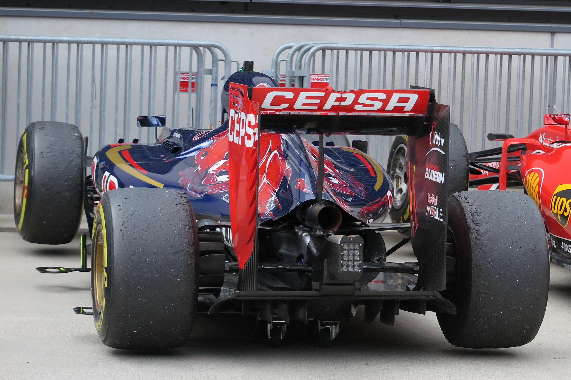 Vozy Toro Rosso cíl nespatřily