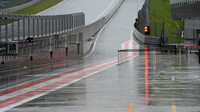 Červené vlajky v pitlane - první den testů na Red Bull Ringu