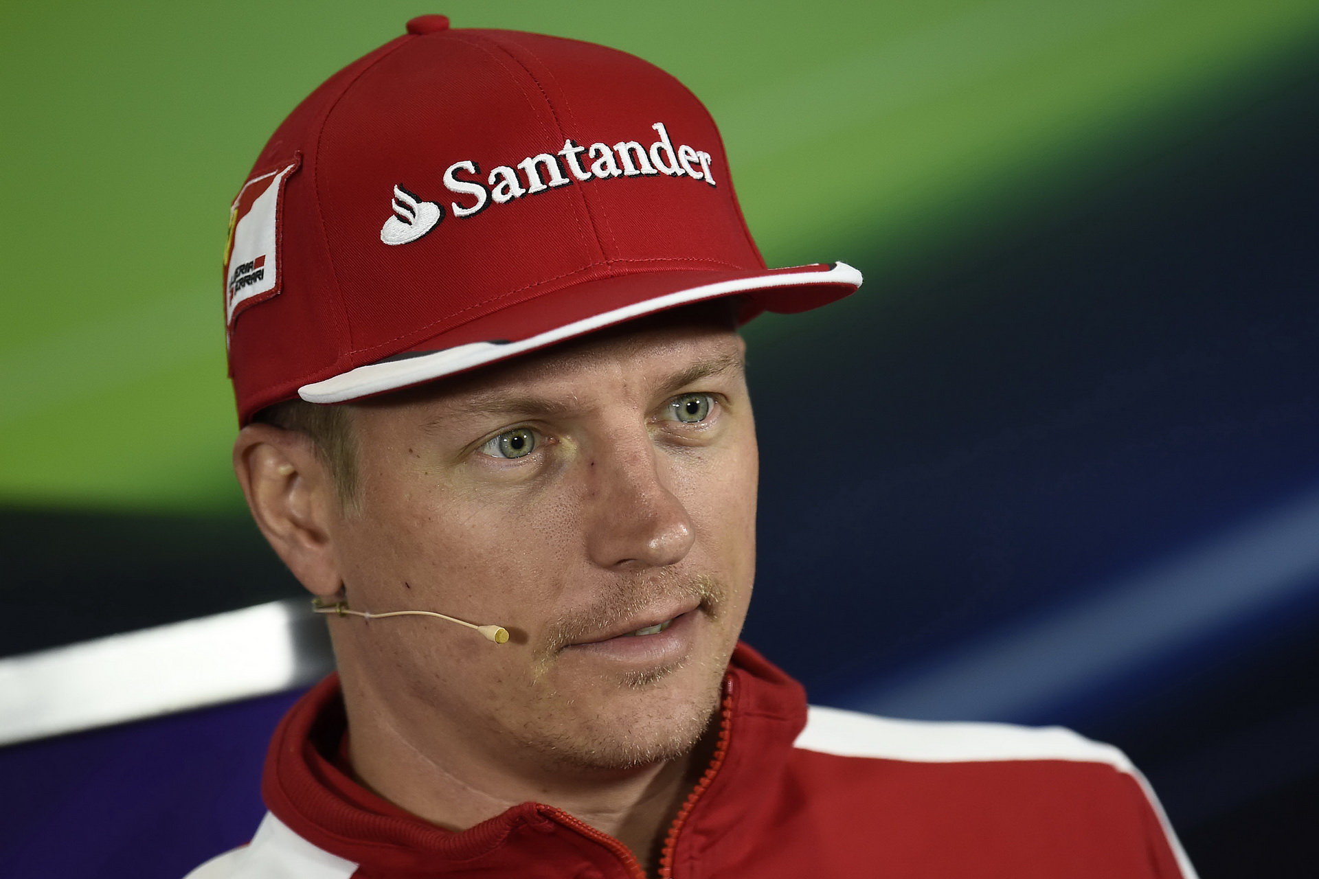 Räikkönen se stal po podpisu smlouvy na rok 2016 oblíbeným tématem