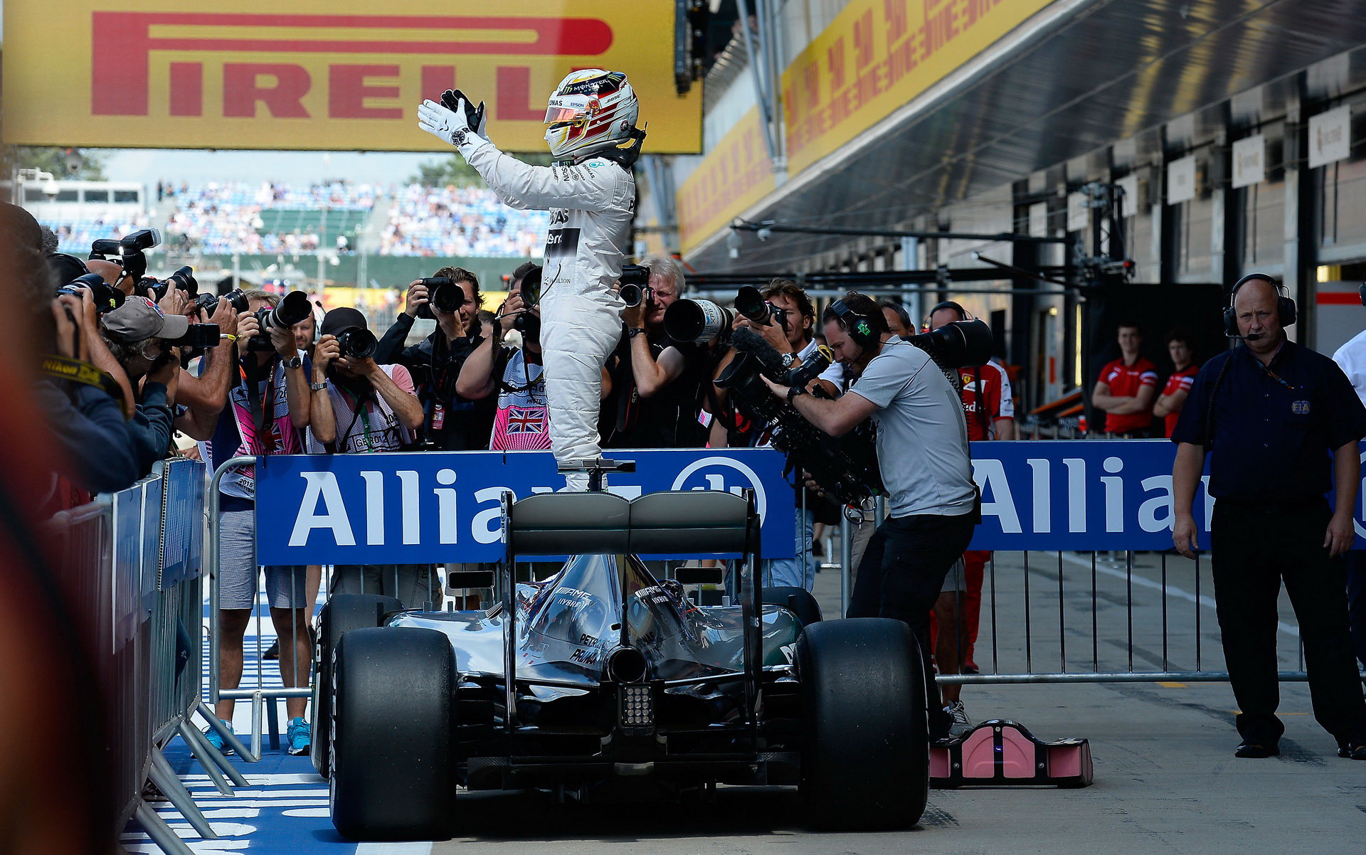 Hamilton po vítězství v kvalifikaci