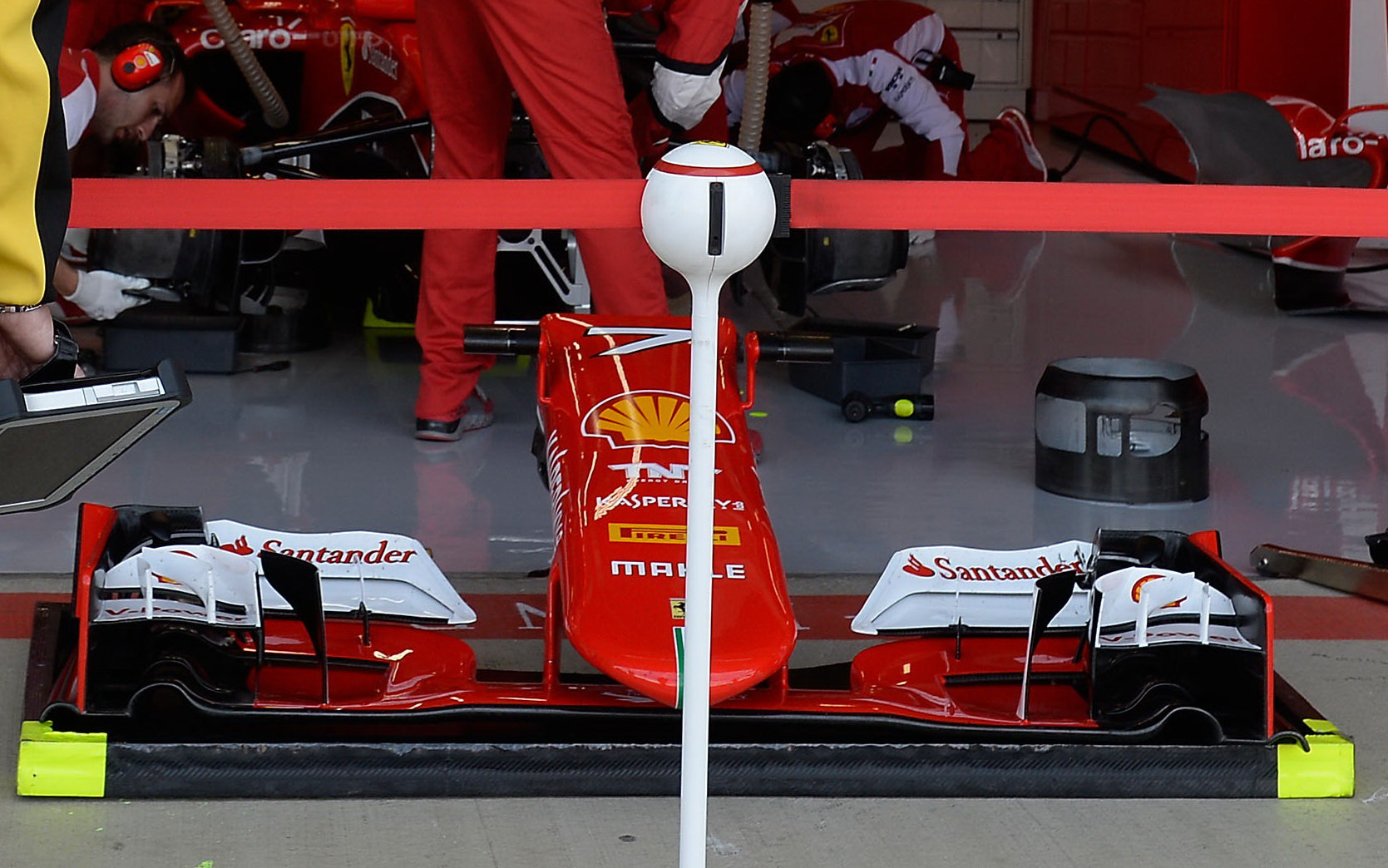 Přední křídlo vozu Ferrari SF15-T