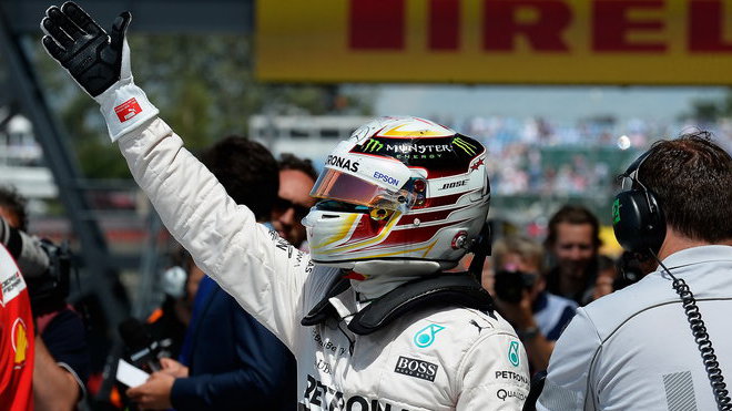 Současný mistr světa Lewis Hamilton