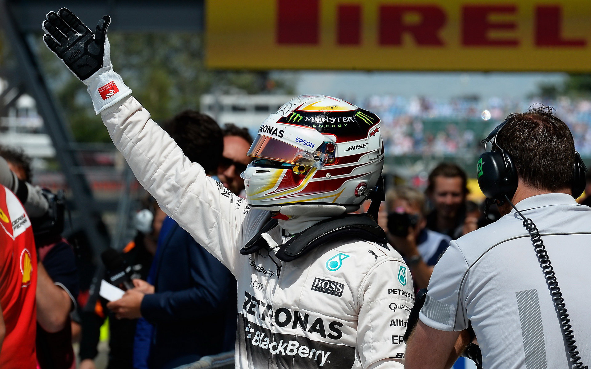 Hamilton se raduje s pole position v kvalifikaci VC Silverstone