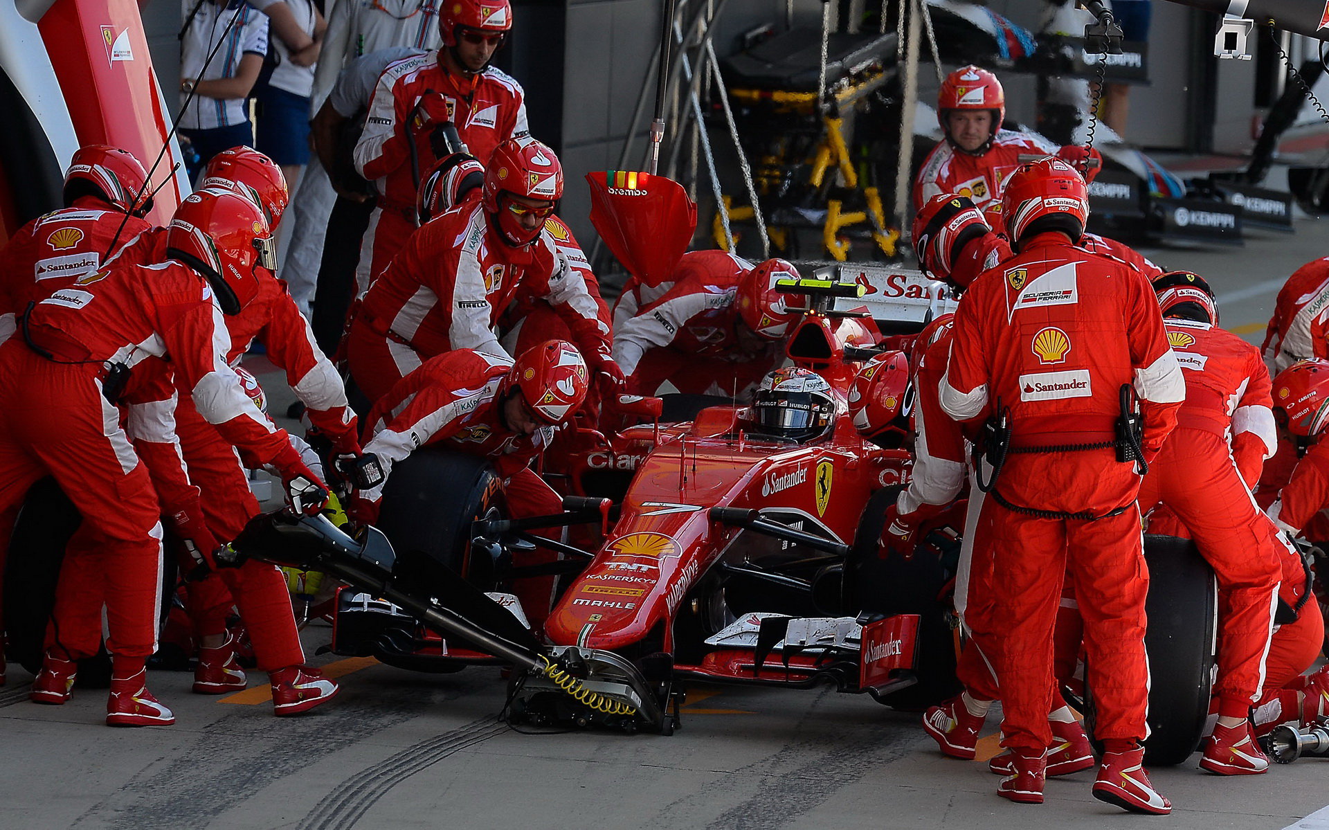 Räikkönen v boxech