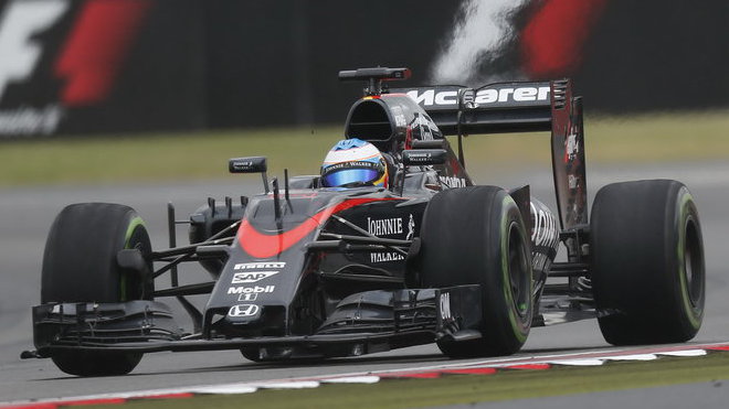 Fernando Alonso s McLarenem může být spokojený