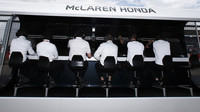 Pitwall týmu McLaren Honda