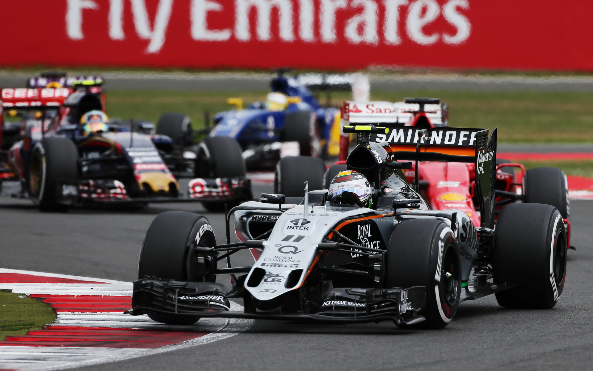 Force India si při debutu nového vozu odvezla ze Silverstone 8 bodů - stejně jako Red Bull