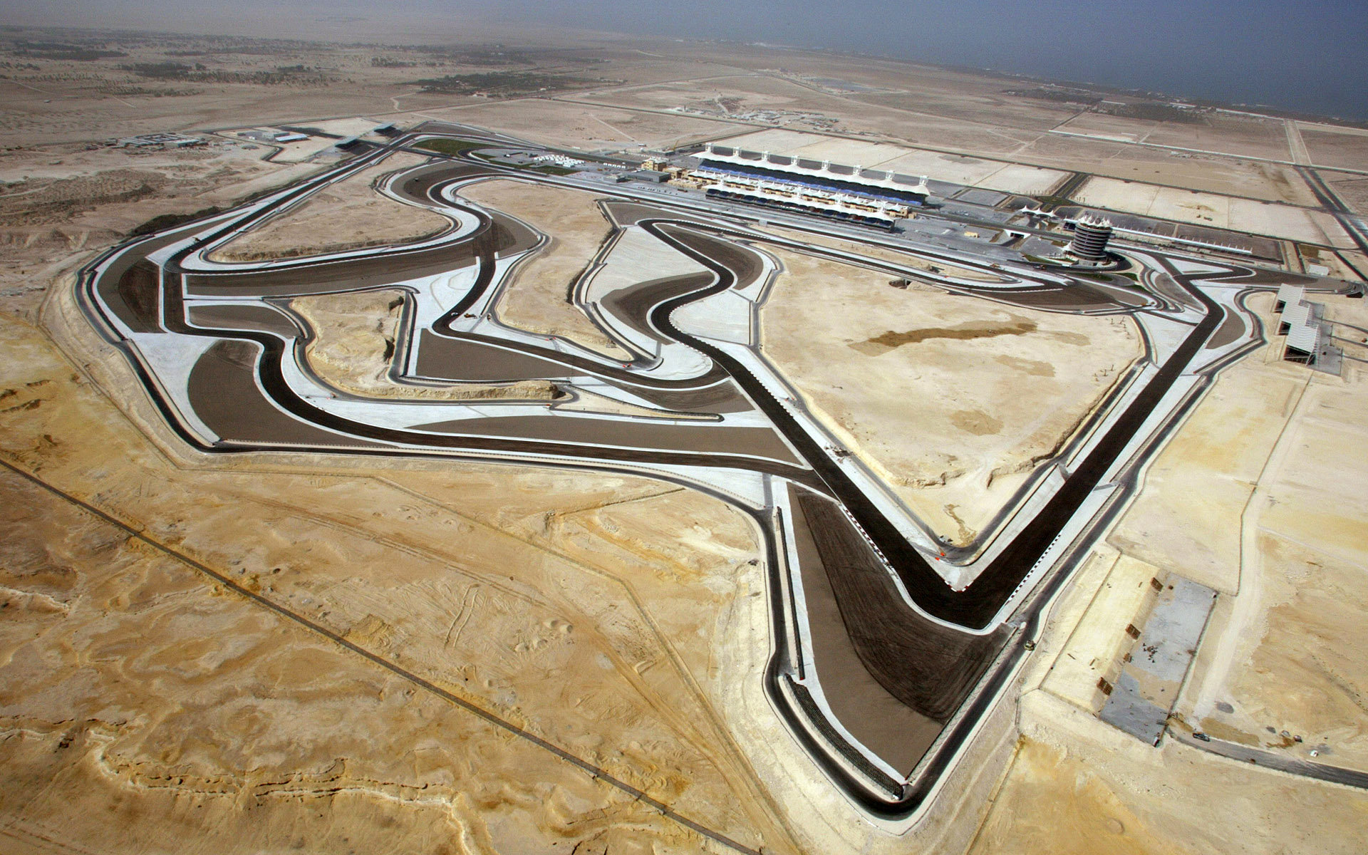 Trať v Bahrajnu - F1 by mohla zvolit rychlejší vnější okruh