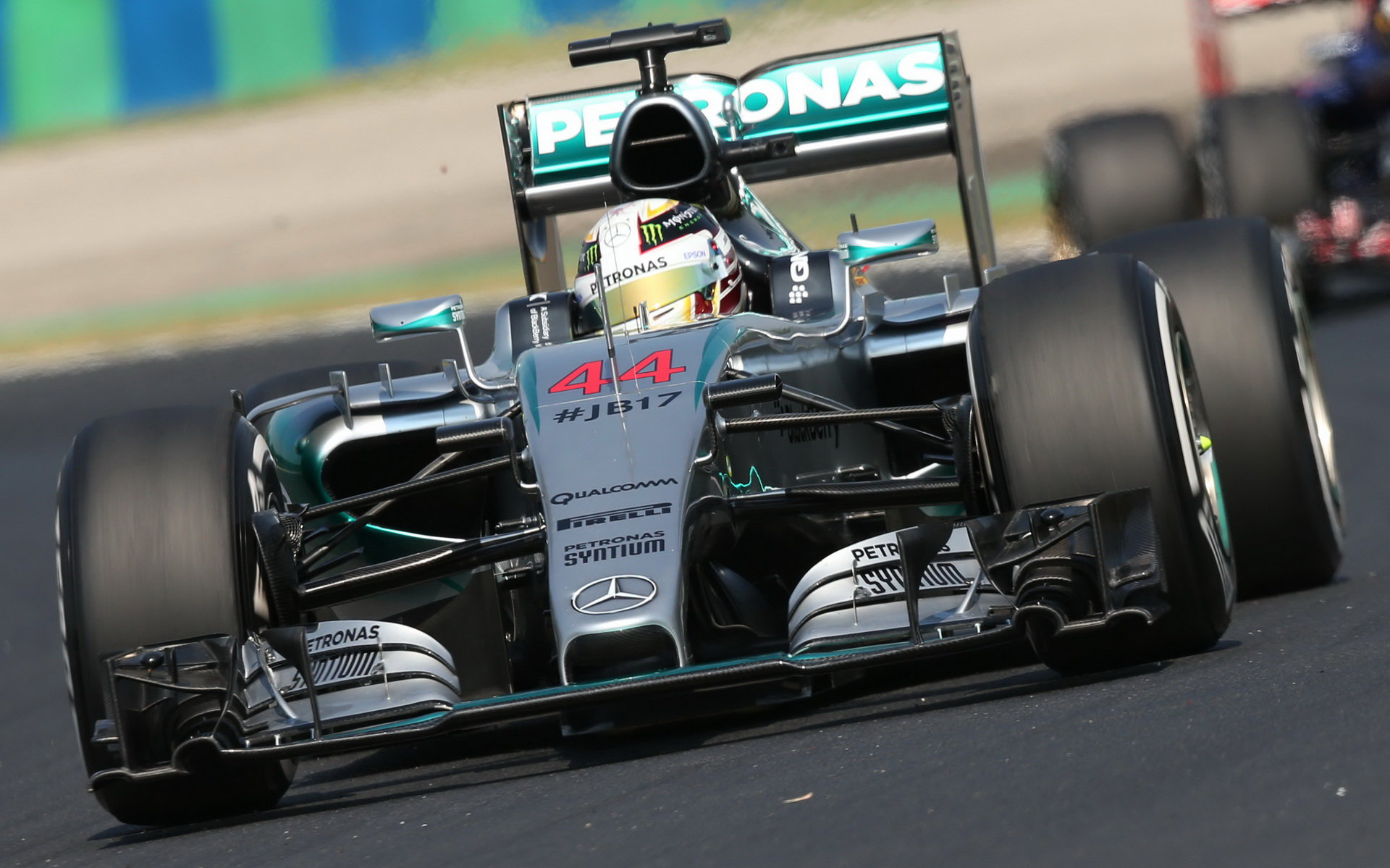 Lewis Hamilton se dočkal dalšího pole position