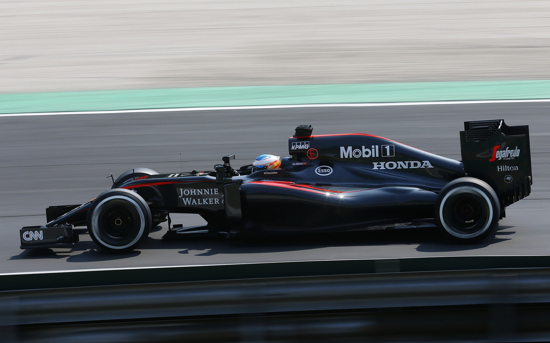 Fernando Alonso s McLarenem MP4-30 poháněným Hondou