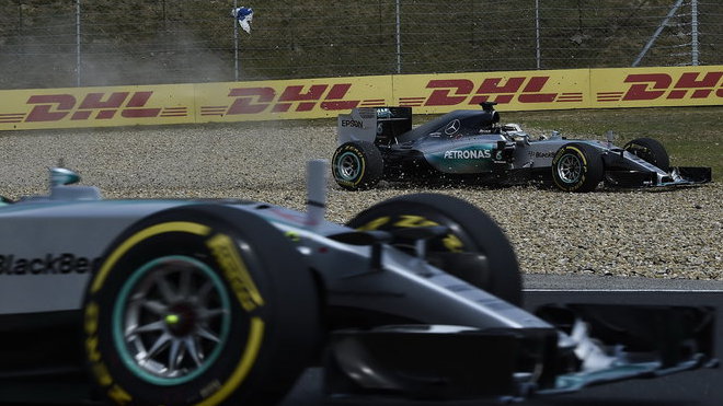 Hamiltonovi se případné spojení s Red Bullem příliš nelíbí