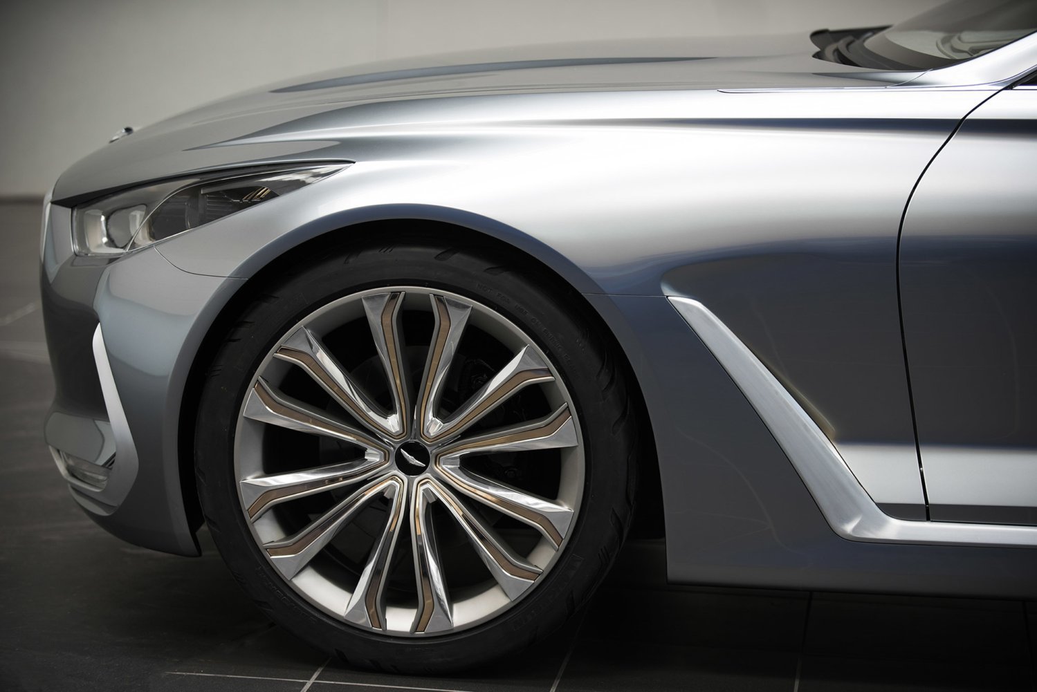 Hyundai Vision G a jeho luxusní hliníková kola.