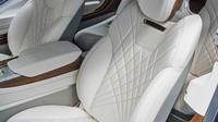 Sedadla Hyundai Vision G jsou potažené pravou kůží s luxusně vyhlížejícím prošívaným vzorem.