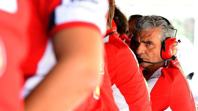 Přestože šéf týmu Maurizio Arrivabene sledoval vše ostřížím zrakem, monoposty Ferrari k nejrychlejším při kvalifikaci nepatřily