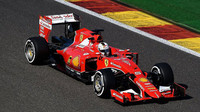 Sebastian Vettel při kvalifikaci na GP Belgie 2015 v monopostu Ferrari SF15-T