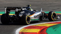 Sergio Perez při sobotní přípravě na kvalifikaci GP Belgie 2015 v monopostu Force India VJM08 - Mercedes