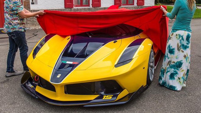 Ferrari FXX K jako dárek pro manželku více prezidenta Googlu