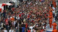 Fanoušci v pitlane, GP Itálie (Monza)