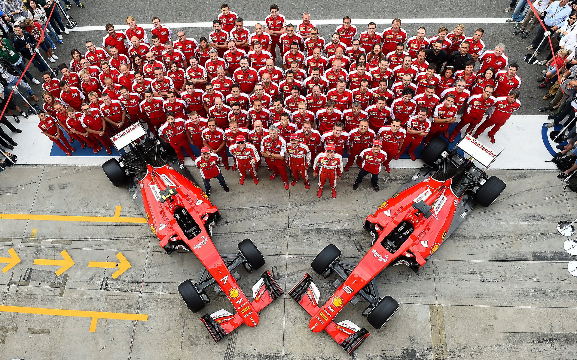 Společná fotografie týmu Ferrari, GP Itálie (Monza)