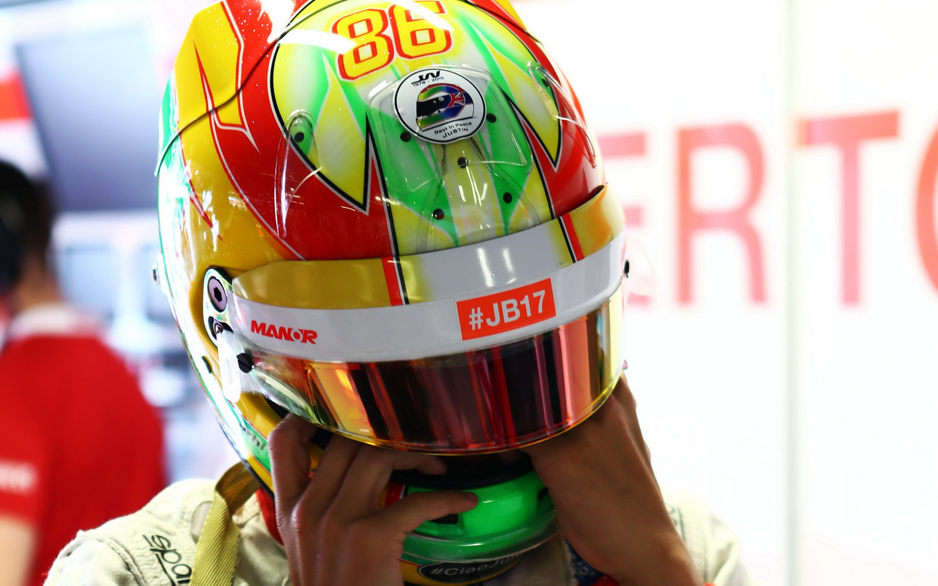 Roberto Merhi má na přilbě připomínku Bianchiho a Wilsona, GP Itálie (Monza)