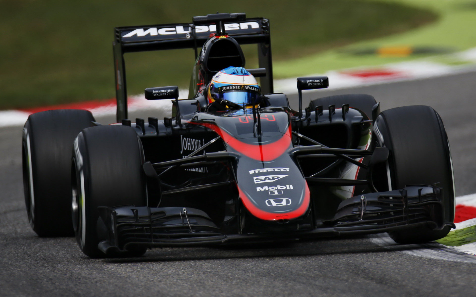 McLaren jezdce ani motor před sezónou 2016 měnit nechce