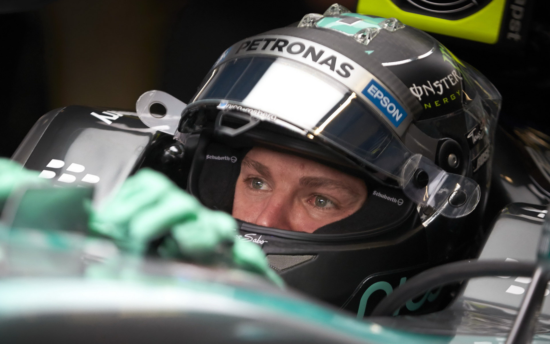 Nico Rosberg by se rád vyhnul trestu za nasazení pátého letošního motoru