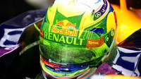 Daniel Ricciardo se setříkanou přilbou od Flow-vis, GP Itálie (Monza)