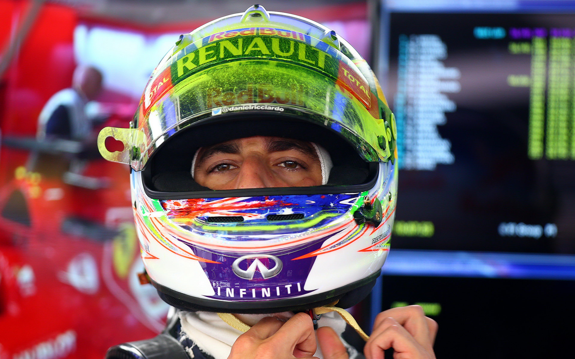 "Příští rok se snad už tak trápit nebudeme," doufá Ricciardo