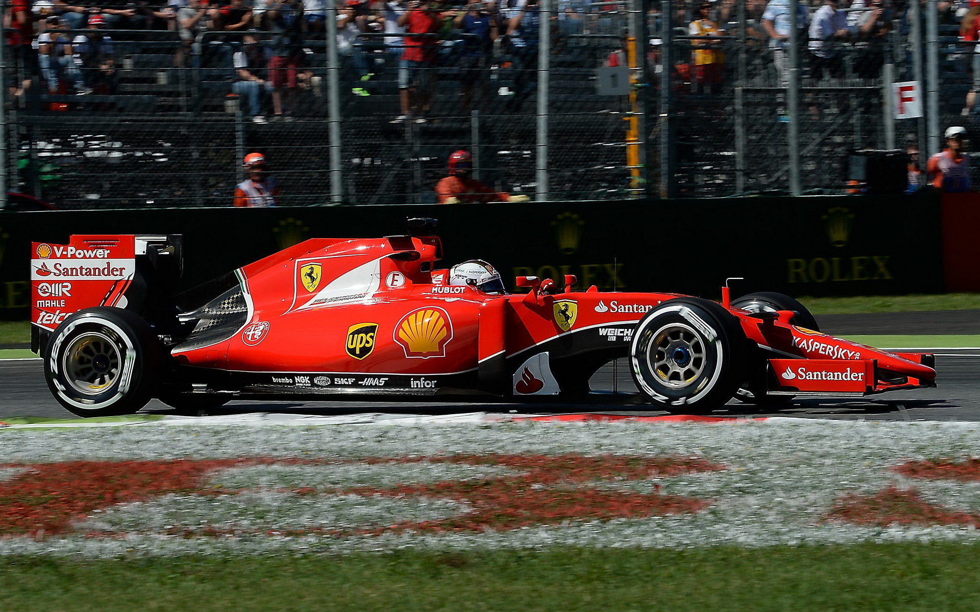 Red Bull chce stejně silné motory, jaké bude mít tovární tým Ferrari