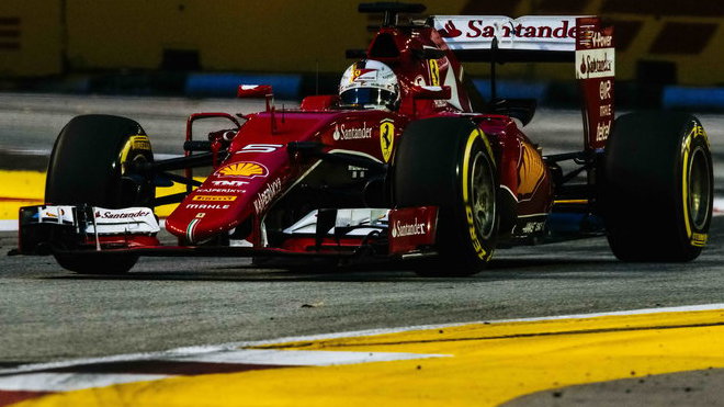 Kromě vítězství zažil Sebastian Vettel na trati i velké drama