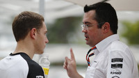 Stoffel Vandoorne a Eric Boullier, GP Singapuru (Singapur)