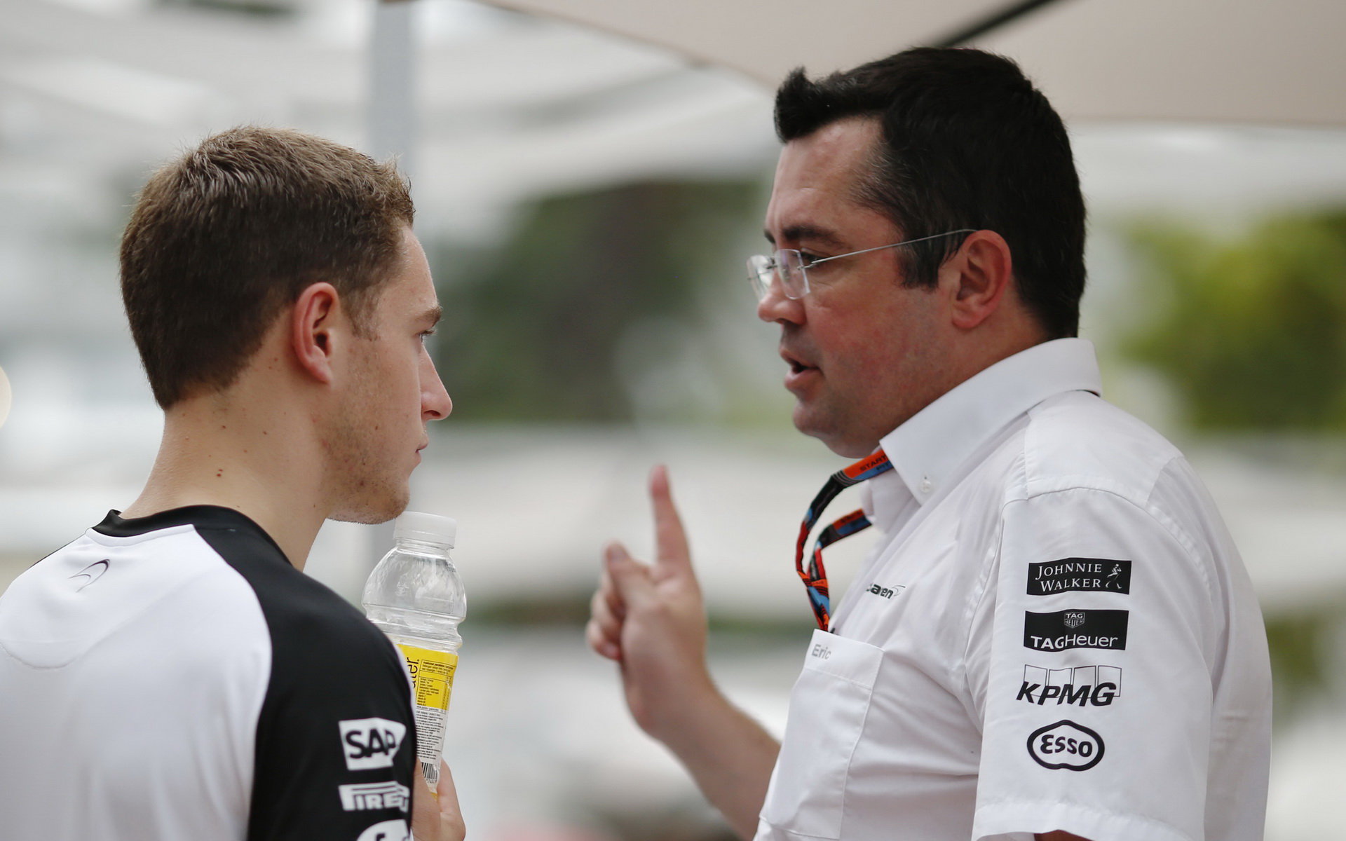 Stoffel Vandoorne a Eric Boullier, GP Singapuru (Singapur)