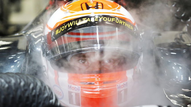 Jenson Button se chladí během víkendu GP Singapuru