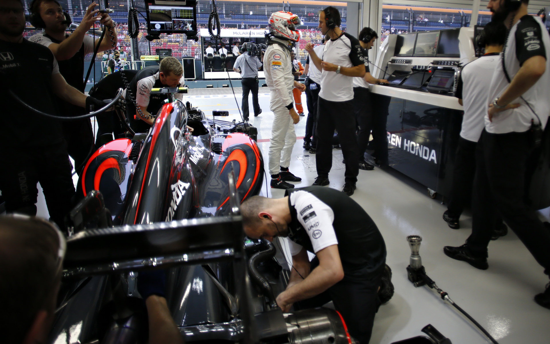 Po Grand Prix Singapuru se zdálo, že jsou převodovky McLarenu na odpis