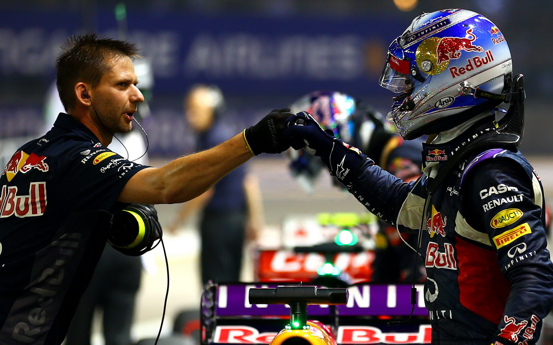 Daniel Ricciardo se raduje z druhého místa v kvalifikaci, GP Singapuru (Singapur)
