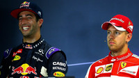 Daniel Ricciardo a Sebastian Vettel, GP Singapuru (Singapur)