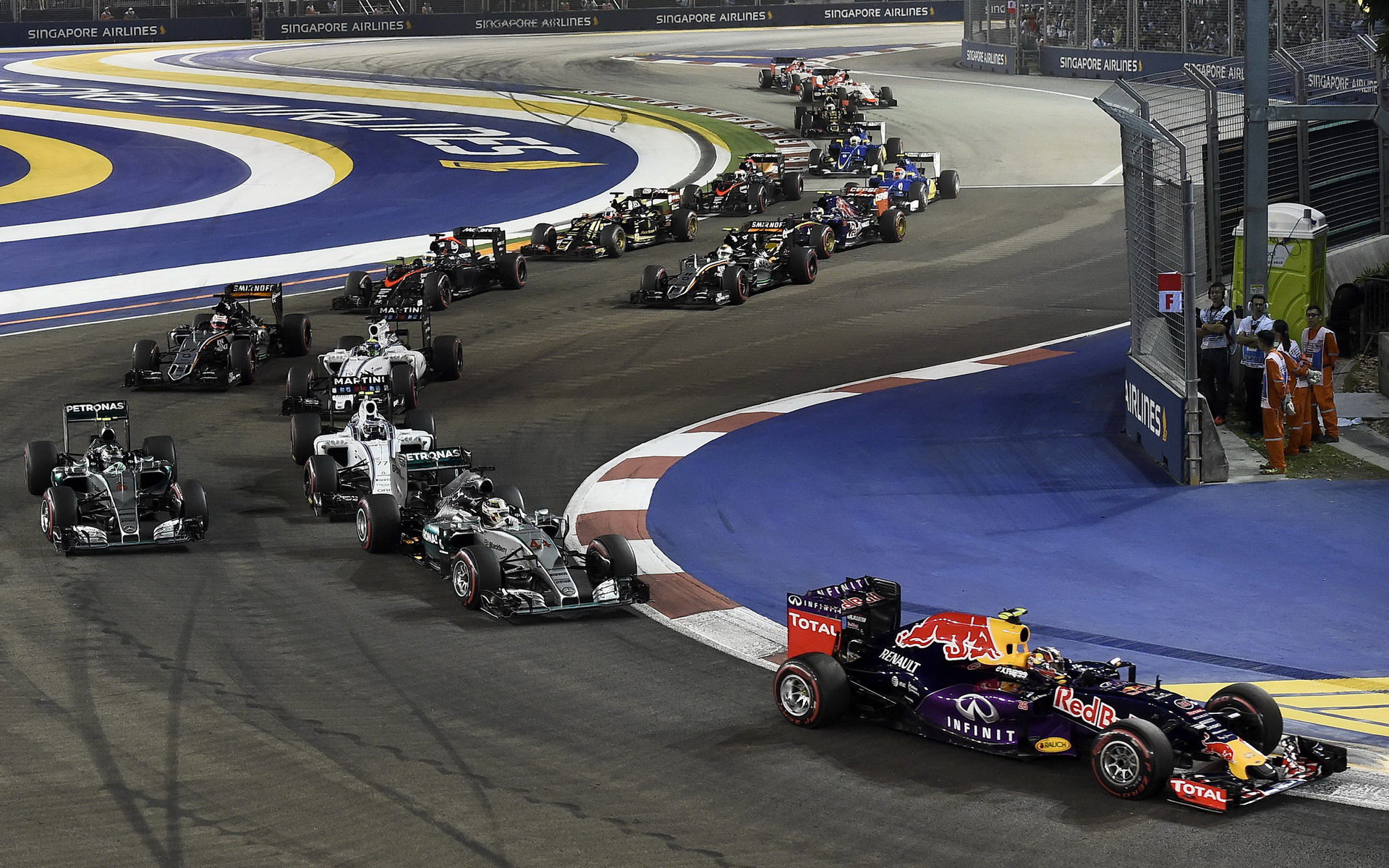 Podle Mercedesu je favoritem na vítězství v Singapuru Red Bull