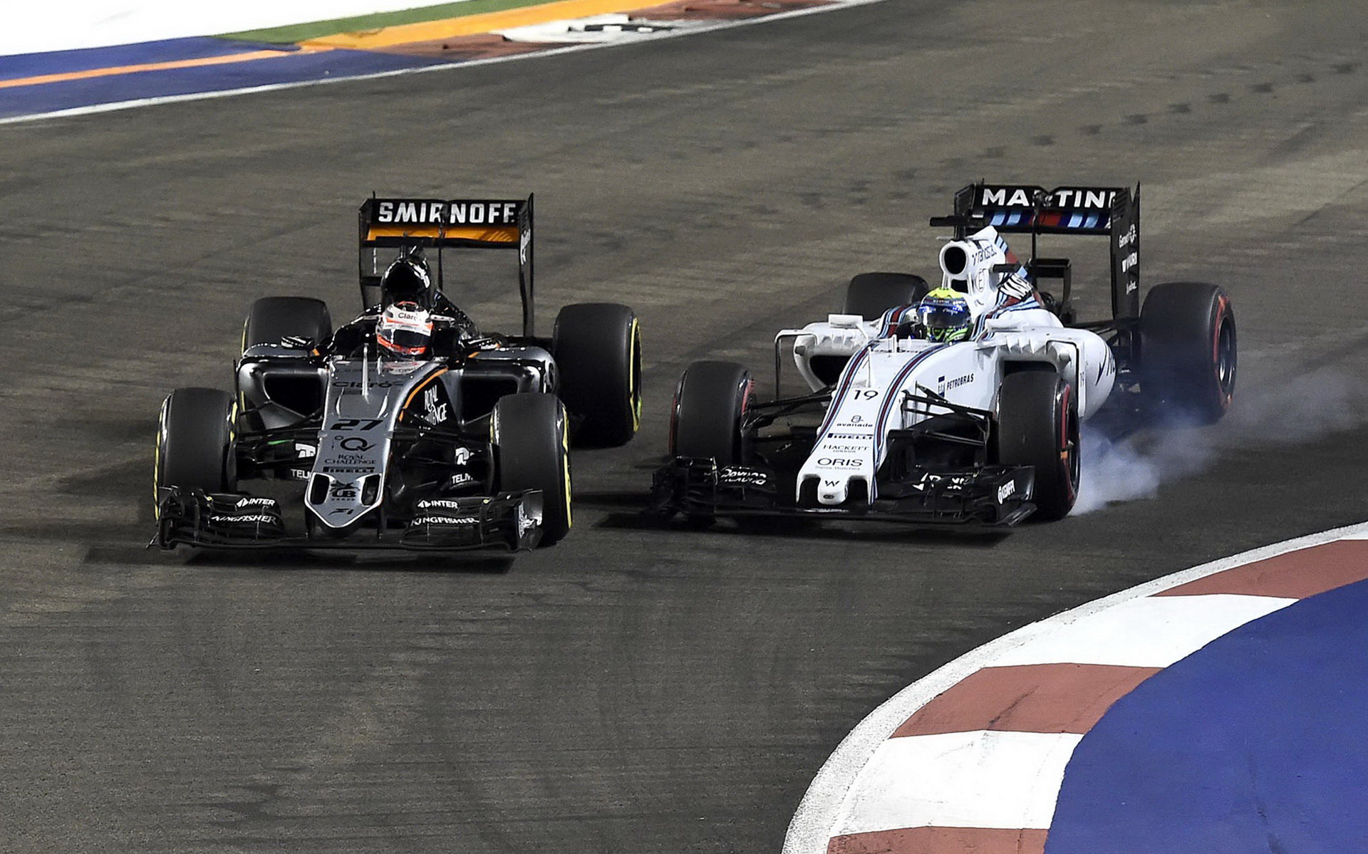 Nico Hülkenberg a Felipe Massa; Němec dostal za nehodu penalizaci ztráty 3 míst na startu VC Japonska
