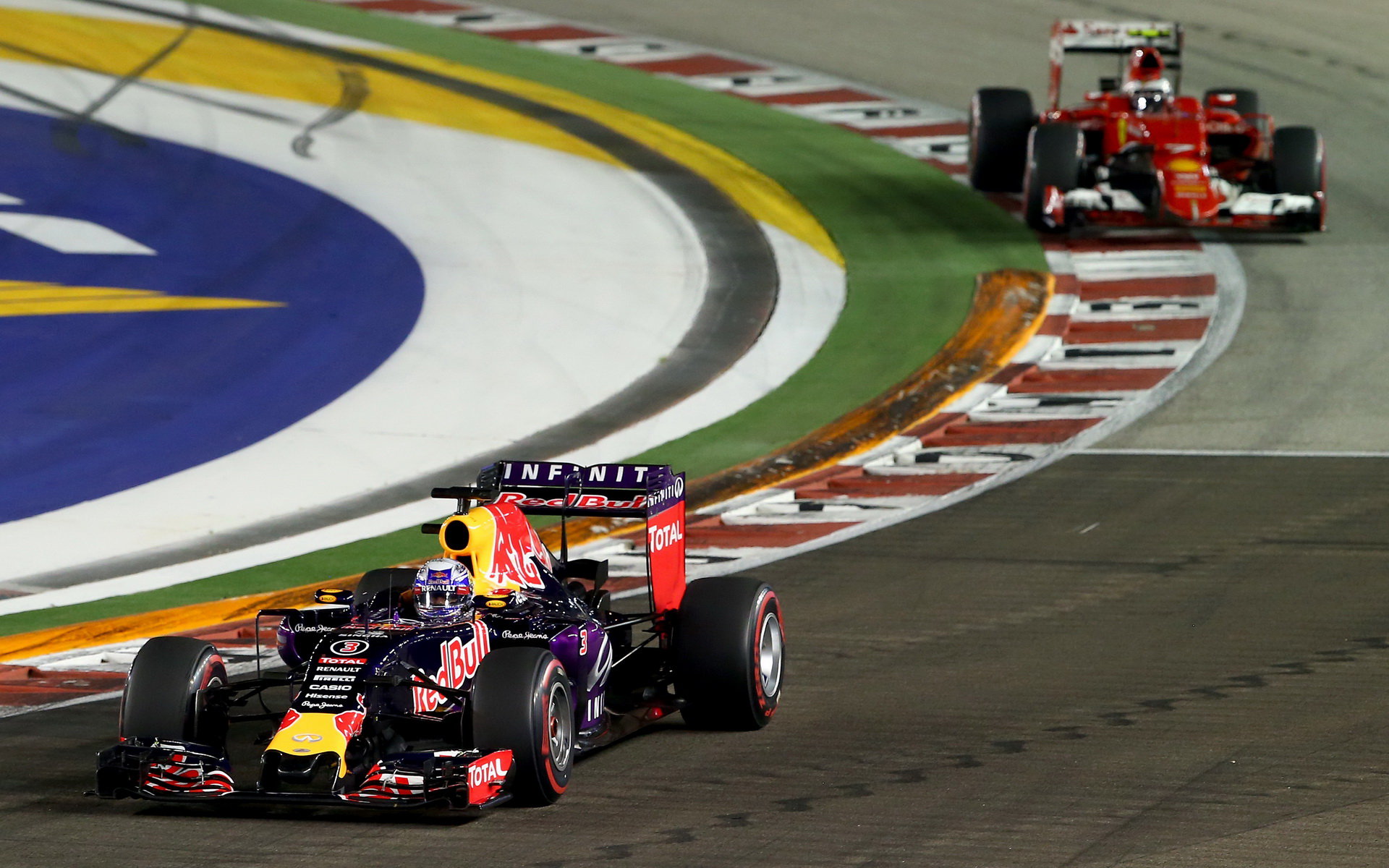 Tovární týmy Ferrari i Mercedesu mají strach z toho, že by Red Bull učinili příliš silným