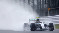 Nico Rosberg za deště