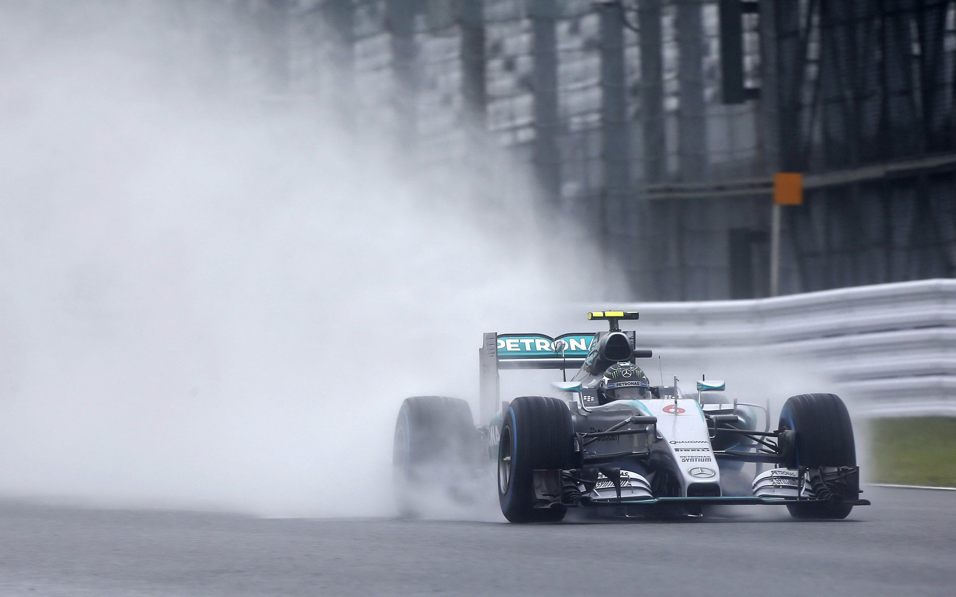 Nico Rosberg za deště