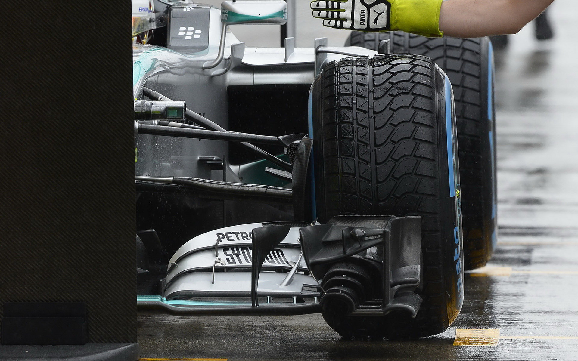Detail předního vozu Mercedes F1 W06 Hybrid, GP Japonska (Suzuka)