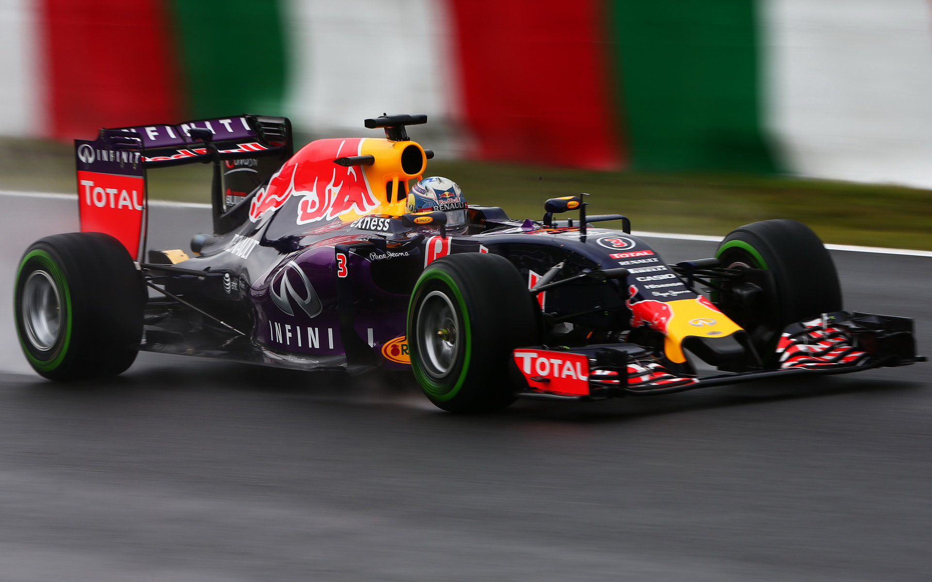 Ricciardo se snažil seč mu síly stačily, ale na Mercedesy ztrácí víc než půl vteřiny (ilustrační foto z 2. tréninku)