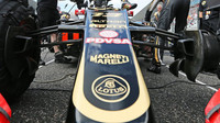 Přední zavěšení kol vozu Lotus E23 - Mercedes v Suzuce