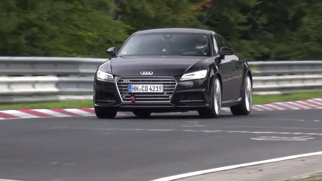 Audi TT RS při testování na Nürburgringu