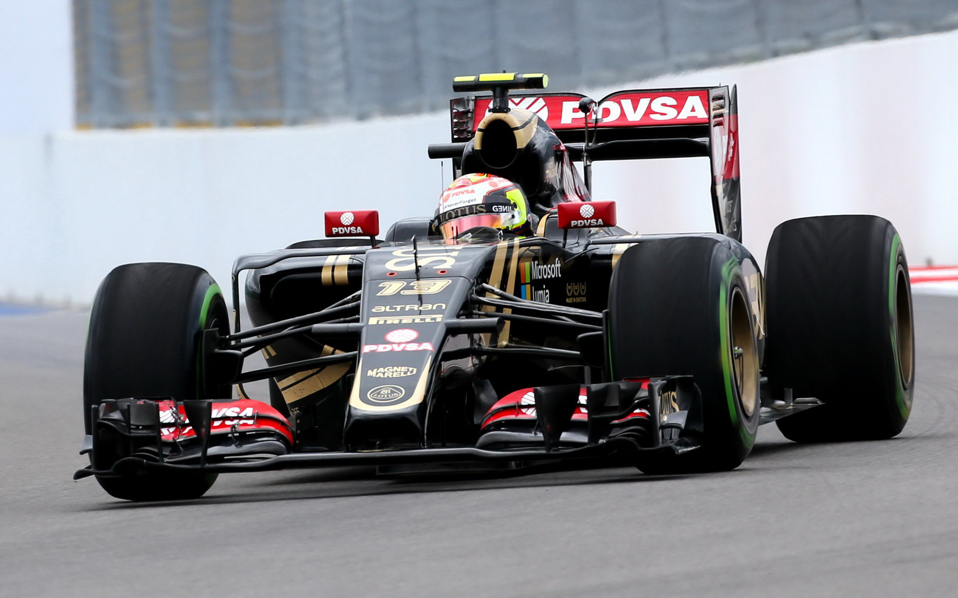 Váhání Renaultu přidělává vrásky i Lotusu.
