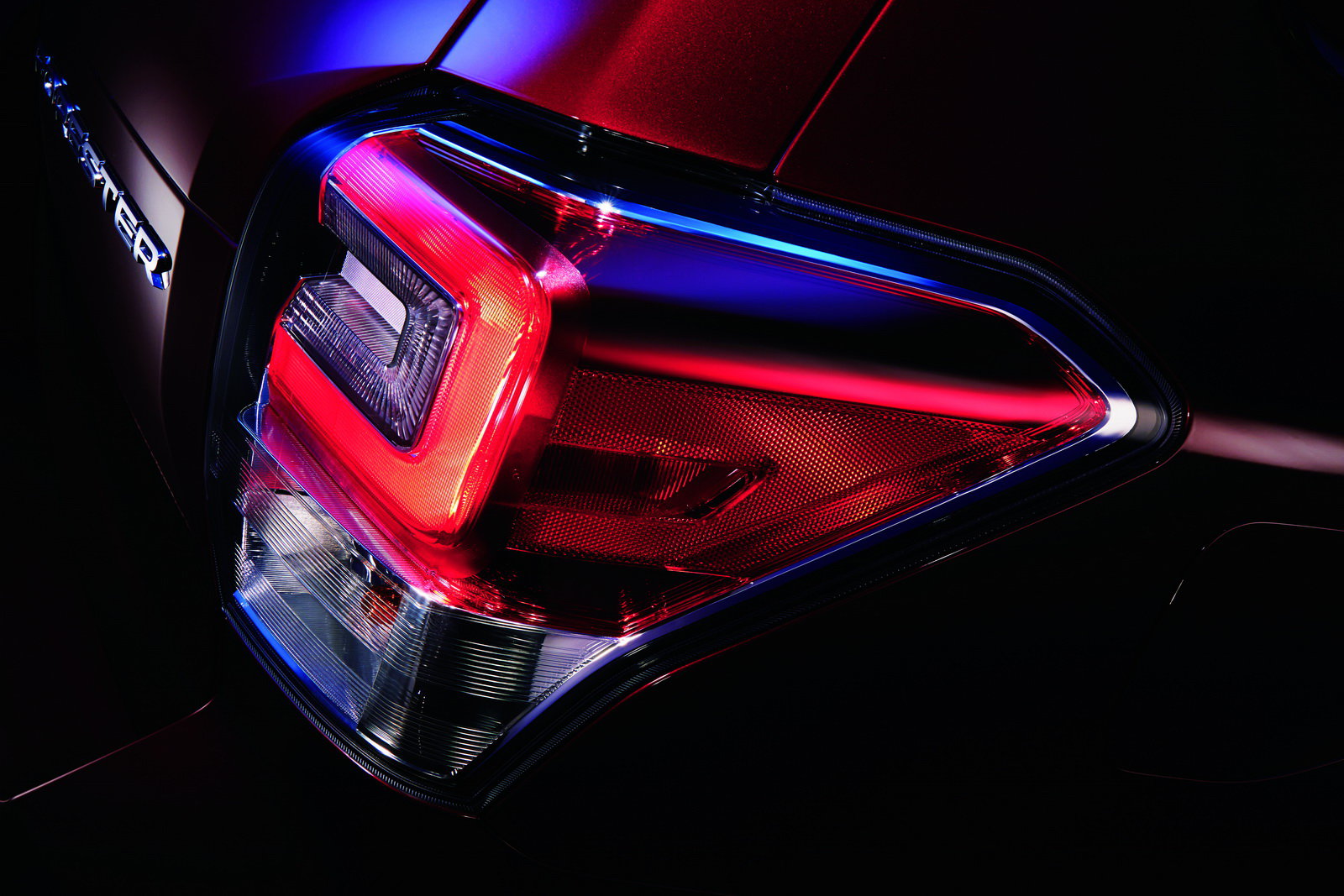 Nová grafika zadních světel, omlazené Subaru Forester.