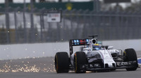 Felipe Massa hází jiskry v Soči